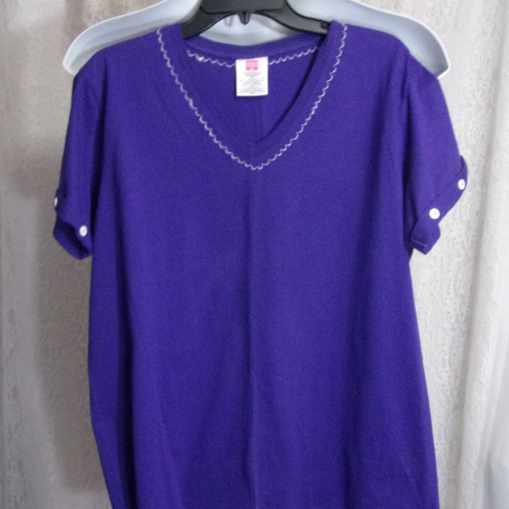 Purple Top Trimmed in White Size L NWOT